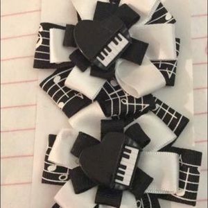 Piano music bows